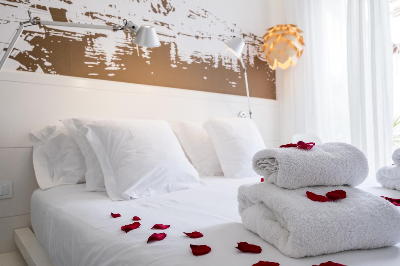 Hotel Abril 37 シウタデリャ エクステリア 写真